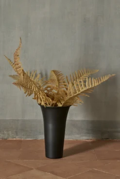 Ferm LIVING Spun Alu Vase Ø21,3 X 41,9cm -Nordic Nest 579936 01 41 EnvironmentImage 21c0185f95